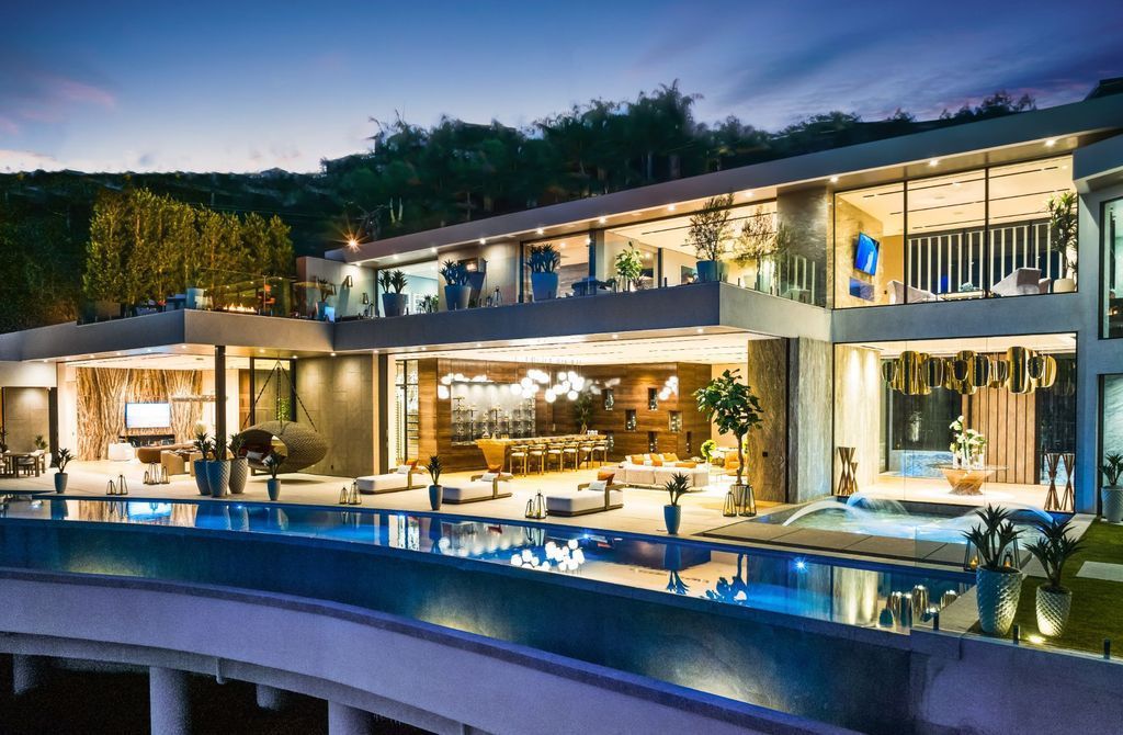 Brand-New-Mega-Mansion-in-Los-Angeles-with-Endless-Views-hits-Market-for-77000000-4