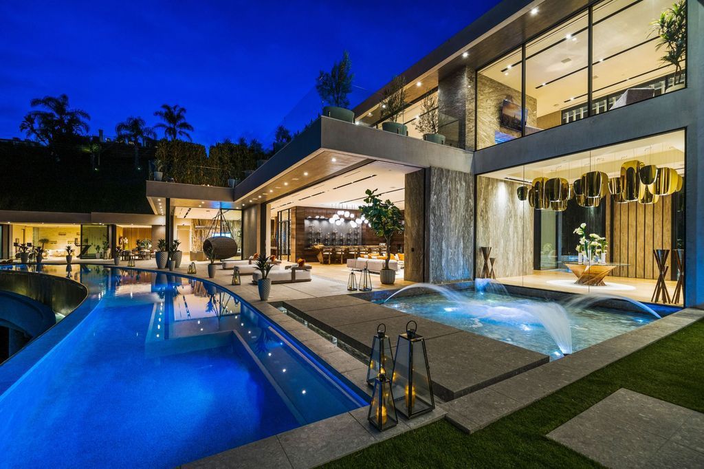 The Mansion in Los Angeles is a newly constructed masterpiece perched on the hills of the Bird Streets with breathtaking views now available for sale. This home located at Los Angeles, California