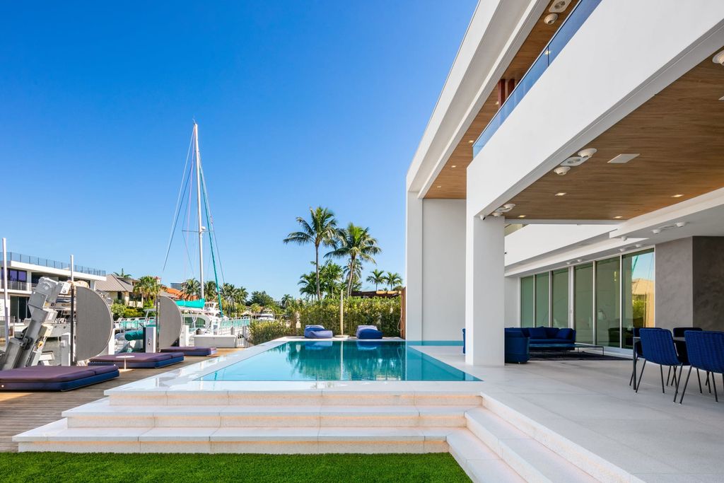 Brand-New-Sleek-Contemporary-Home-in-Fort-Lauderdale-hits-Market-for-16395000-38