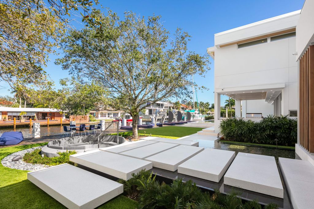 Brand-New-Sleek-Contemporary-Home-in-Fort-Lauderdale-hits-Market-for-16395000-39