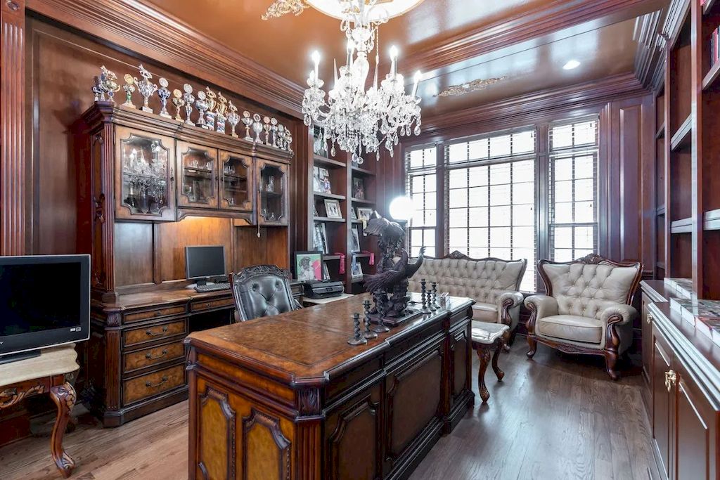 Elegant-Baroque-Mansion-Creates-Your-Own-Privacy-in-Virginia-Priced-at-4750000-12