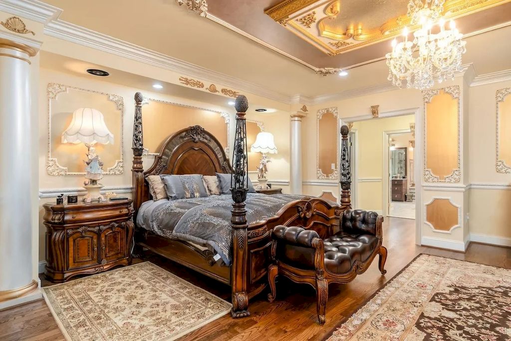 Elegant-Baroque-Mansion-Creates-Your-Own-Privacy-in-Virginia-Priced-at-4750000-22