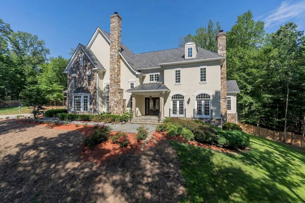 The Home in Virginia is an opulent four-floor home, fully fenced, and equipped with smart technology now available for sale. This home located at 12792 Yates Ford Rd, Clifton, Virginia; offering 07 bedrooms and 13 bathrooms with 16,600 square feet of living spaces. 