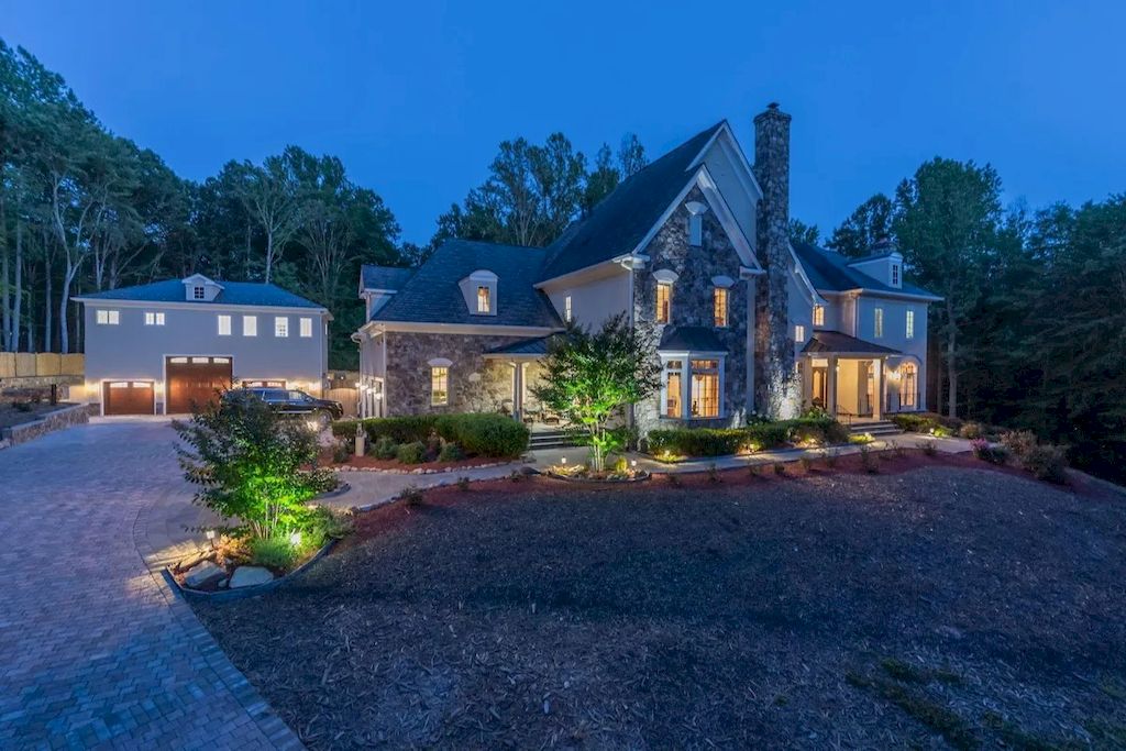 Elegant-Baroque-Mansion-Creates-Your-Own-Privacy-in-Virginia-Priced-at-4750000-40