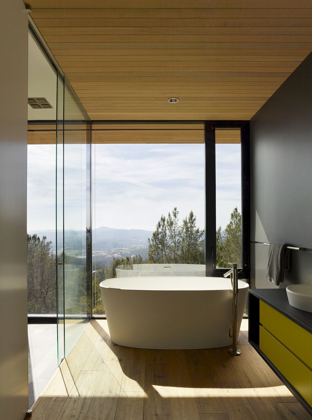 Glen Ellen Aerie house for views of Sonoma valley by Aidlin Darling Design