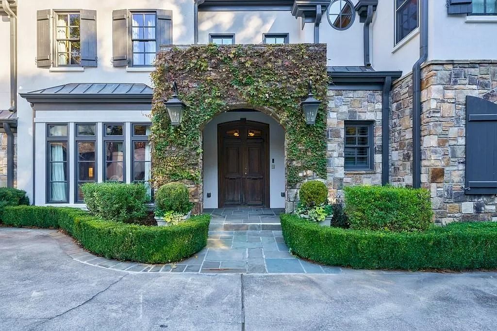 Gorgeous-European-Inspired-Home-in-Georgia-Hits-Market-for-3150000-23