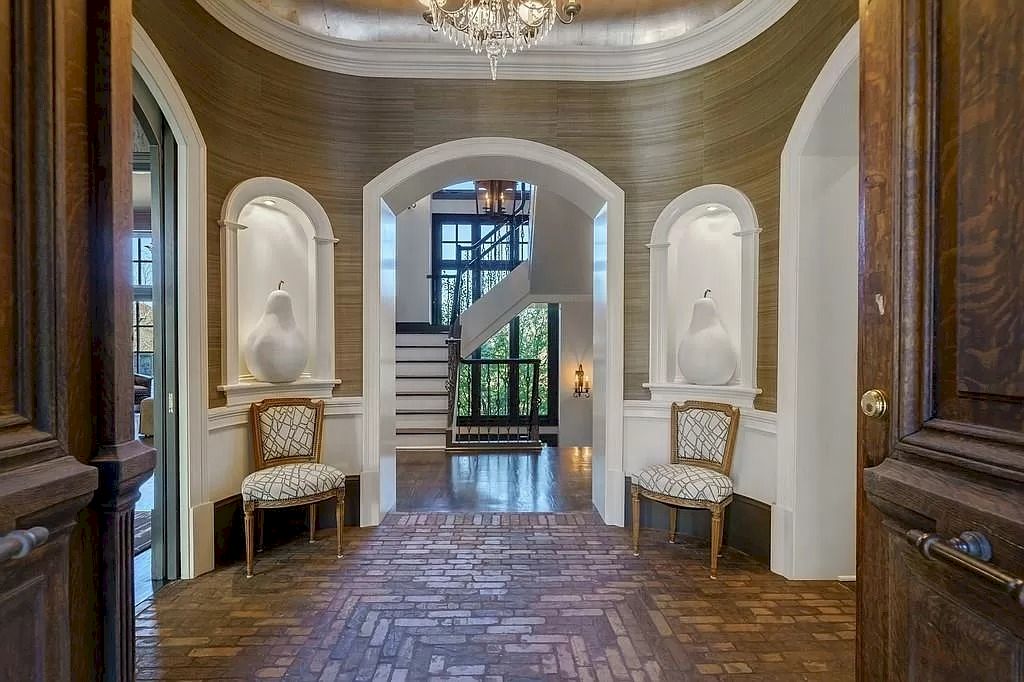 Gorgeous-European-Inspired-Home-in-Georgia-Hits-Market-for-3150000-28-1