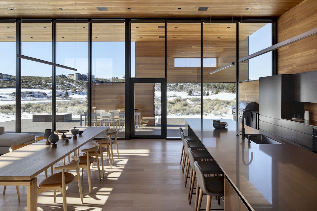 High-Desert-Residence-in-volcanic-Oregon-landscape-by-Hacker-Architects-14