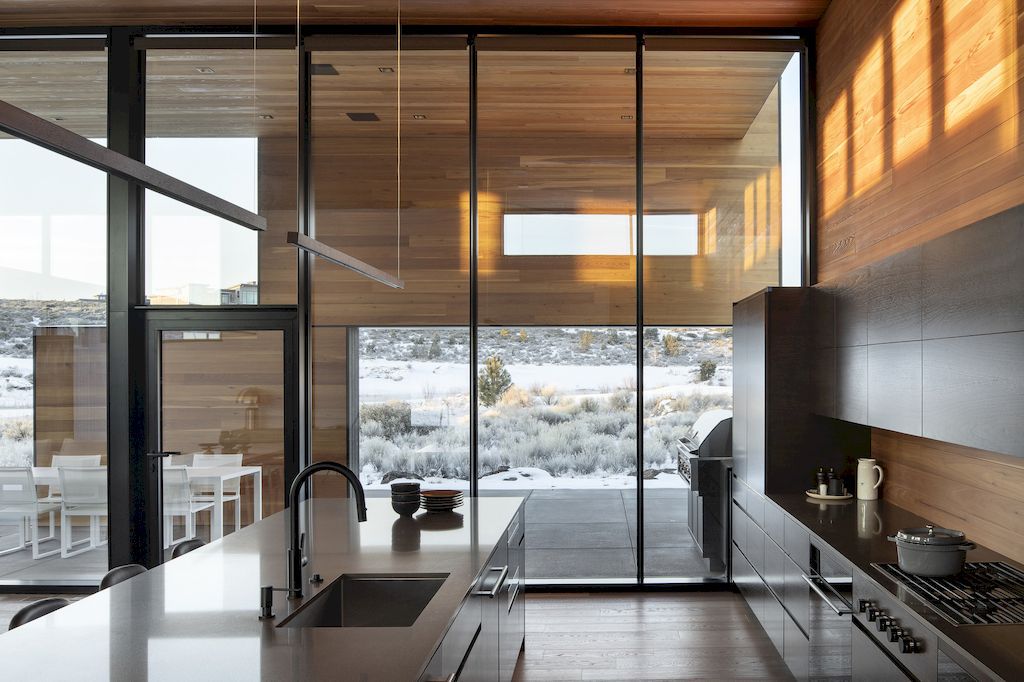 High-Desert-Residence-in-volcanic-Oregon-landscape-by-Hacker-Architects-15