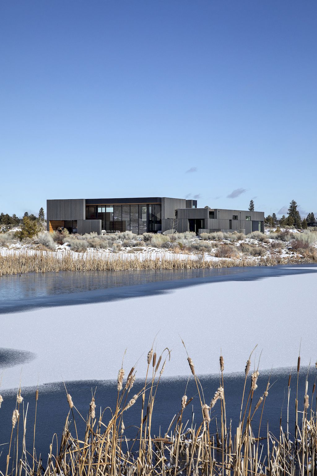 High Desert Residence in volcanic Oregon landscape by Hacker Architects