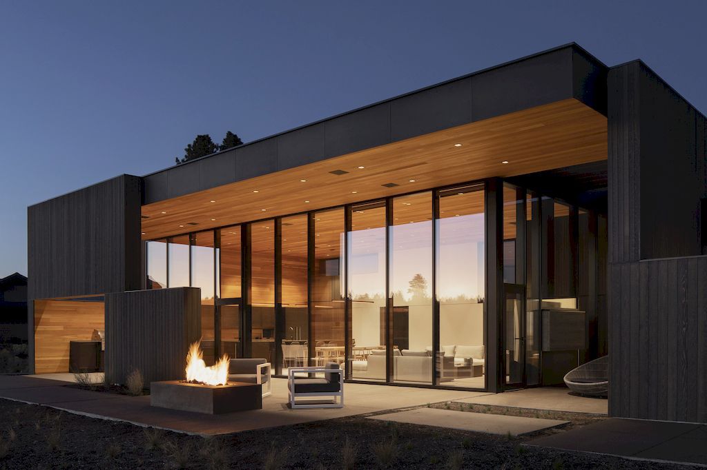 High Desert Residence in volcanic Oregon landscape by Hacker Architects