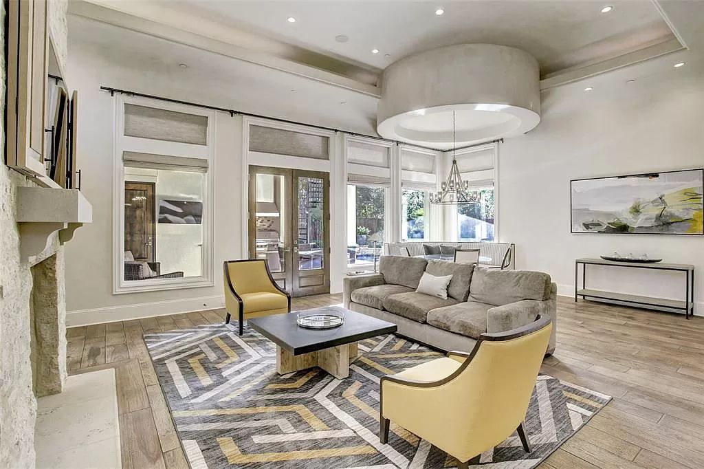 Never seen bold colors, with this living room concept a pastel yellow, used in such a visually effective way. The rug with funny texture and pair of pastel yellow single sofa is the highlight. This living room idea is really for those who love minimalism or are crazy about rustic design.