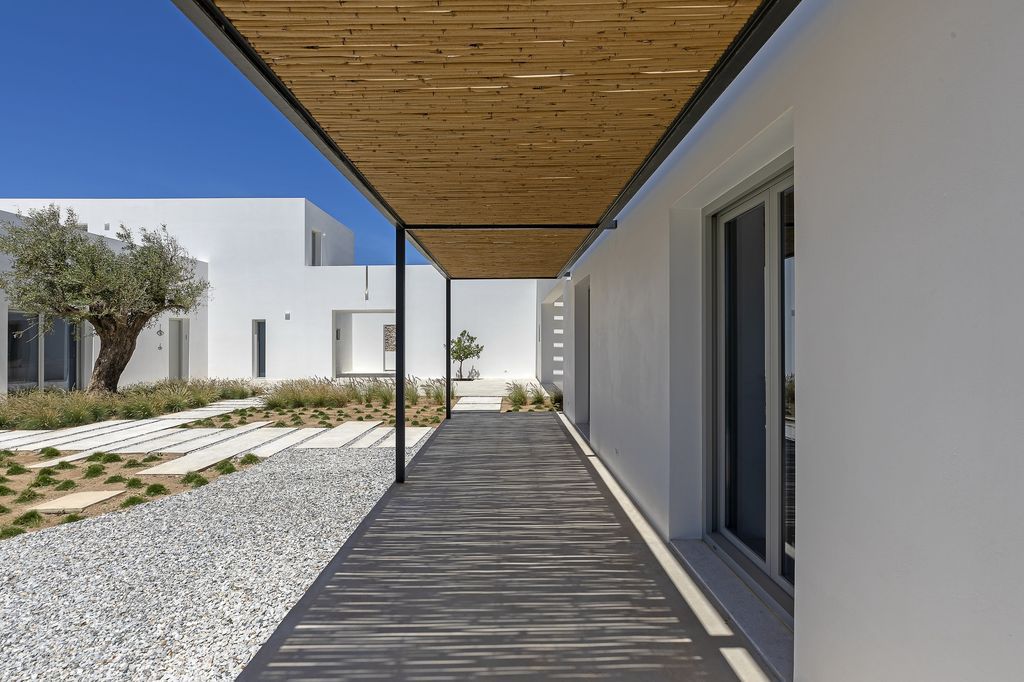 Kite house, Greek island home celebrate minimalist life by React Architects