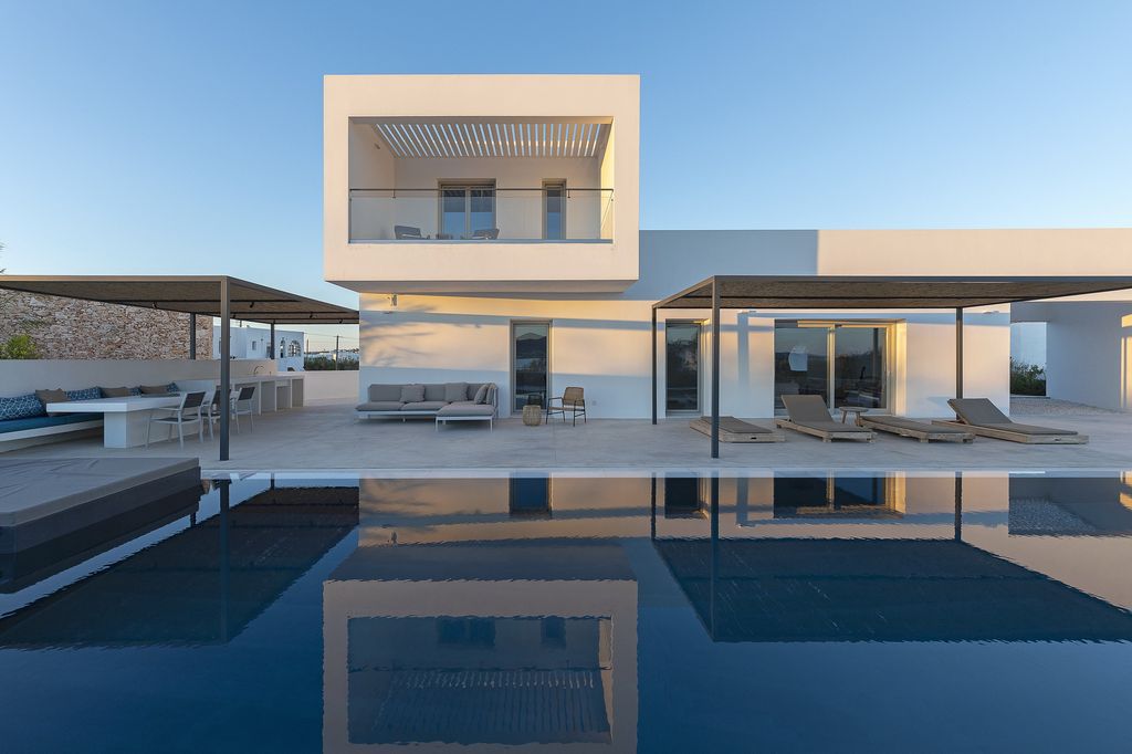 Kite house, Greek island home celebrate minimalist life by React Architects