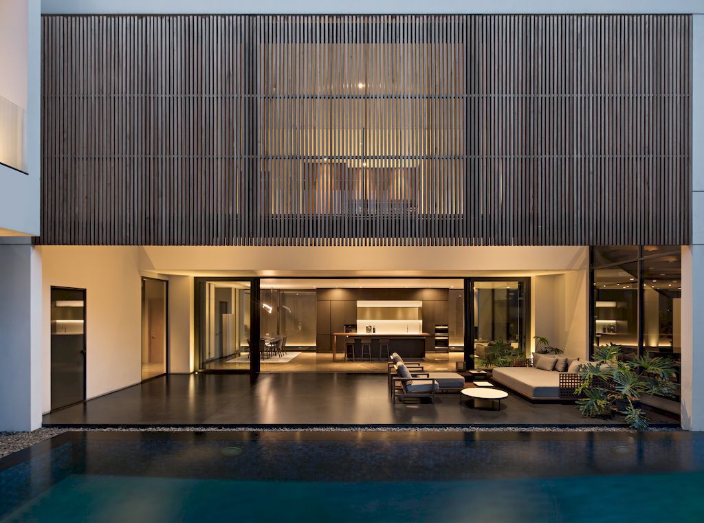 Palm Street House Balances Luxury and the Nature by Pranala Associates