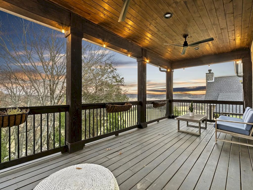 Quintessential-White-Farmhouse-with-Expansive-Hilltop-Views-in-Tennessee-Priced-at-7000000-22