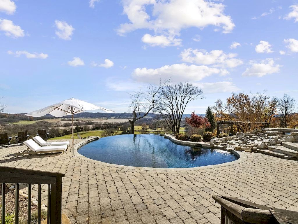 Quintessential-White-Farmhouse-with-Expansive-Hilltop-Views-in-Tennessee-Priced-at-7000000-24