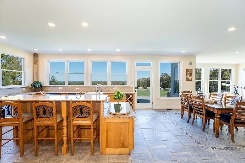 Rare-Estate-Offers-Spectacular-Views-of-Cape-Cod-Bay-Massachusetts-Listed-for-4700000-20