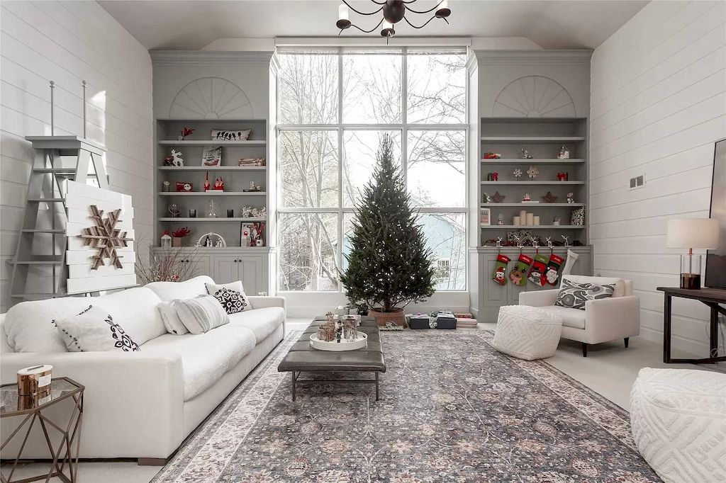 White and grey have many nuances, and it's critical that they match and fit the context. So make sure you've carefully considered which colors will complement each other. The use of this light grey suggests and enhances the winter feeling, as well as the symbolism of the Christmas season. The white sofa set's appearance is symbolic of snowflakes. This is an excellent design.