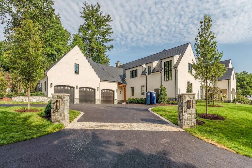 The Home in Virginia is a luxurious home ideally located with convenient access to Washington, DC. now available for sale. This home located at 1004 Dogue Hill Ln, Mc Lean, Virginia; offering 05 bedrooms and 08 bathrooms with 9,890 square feet of living spaces.