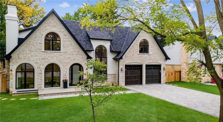 Stunning Two Storey Custom Built House in Ontario Lists for C$5,200,000