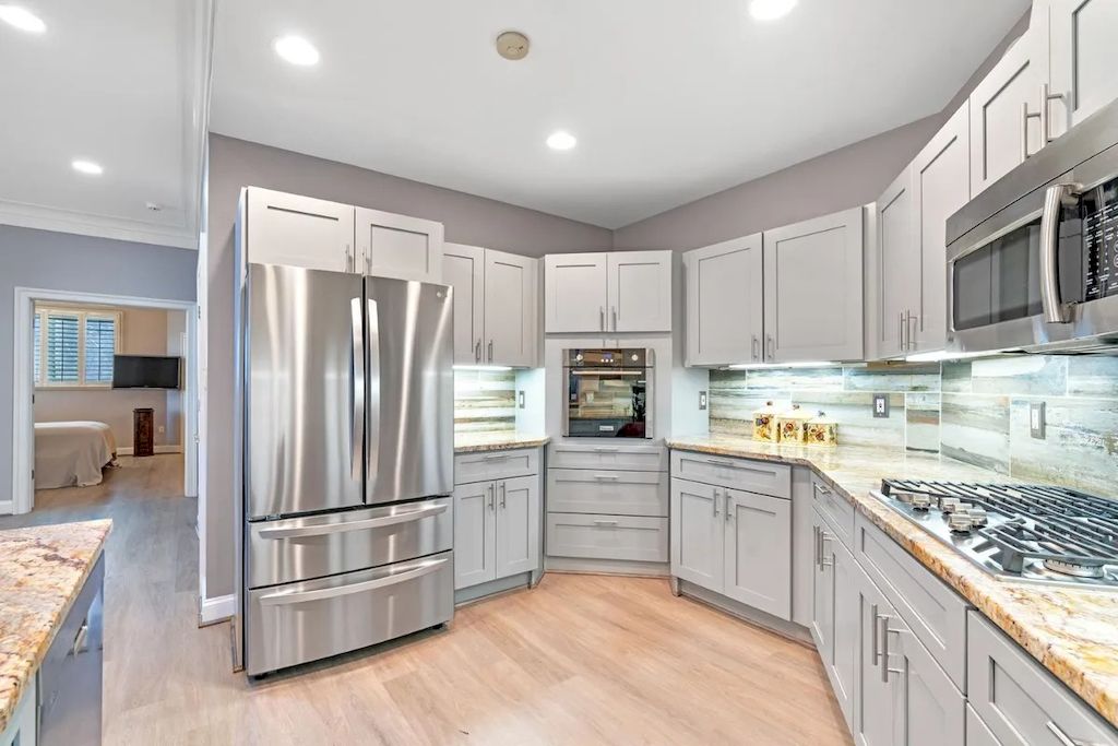 The Home in Virginia is a luxurious home features a full range of world class amenities now available for sale. This home located at 658 Live Oak Dr, McLean, Virginia; offering 07 bedrooms and 11 bathrooms with 13,835 square feet of living spaces.