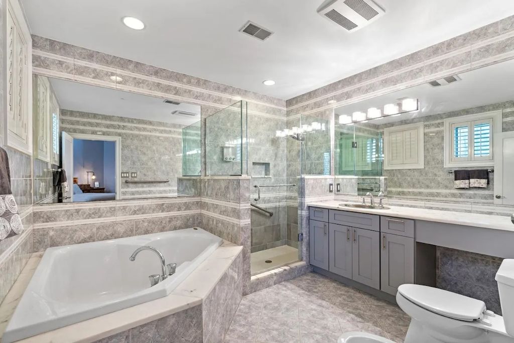 The Home in Virginia is a luxurious home features a full range of world class amenities now available for sale. This home located at 658 Live Oak Dr, McLean, Virginia; offering 07 bedrooms and 11 bathrooms with 13,835 square feet of living spaces.