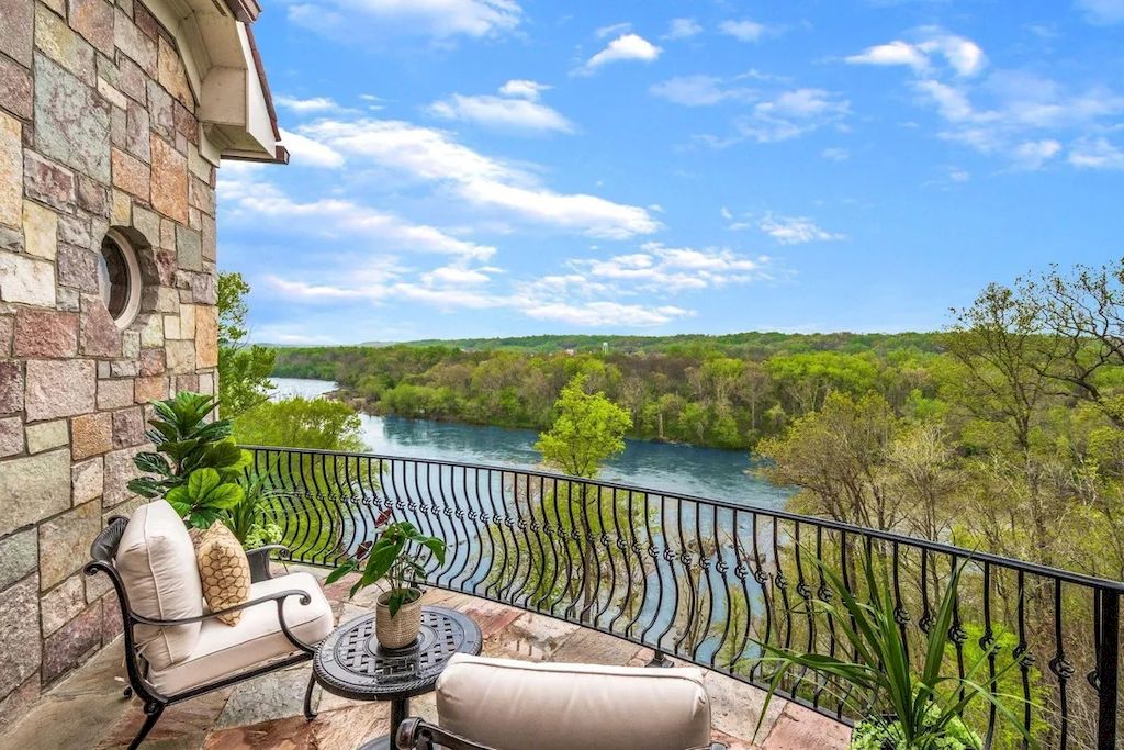 This-11998000-Castle-on-the-Hill-Offers-Priceless-River-Frontage-in-Virginia-20