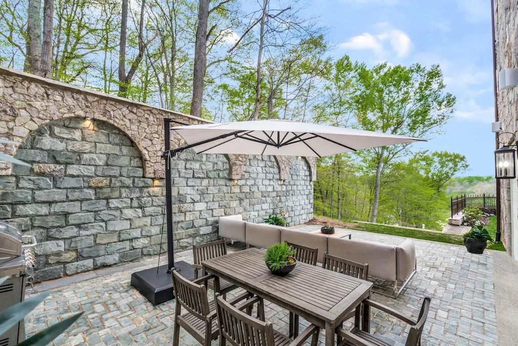 The Home in Virginia is a luxurious home built under European architecture and positioned high above the banks of the Potomac River now available for sale. This home located at 612 Rivercrest Dr, McLean, Virginia; offering 05 bedrooms and 11 bathrooms with 16,000 square feet of living spaces. 