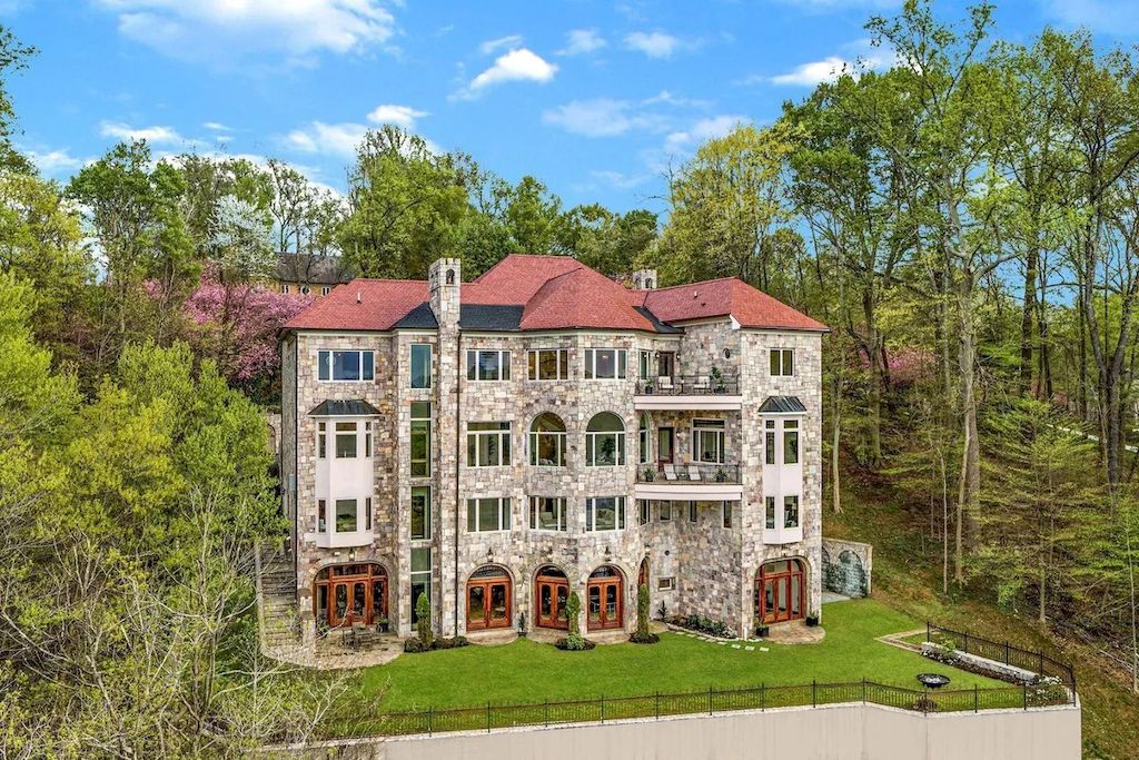 The Home in Virginia is a luxurious home built under European architecture and positioned high above the banks of the Potomac River now available for sale. This home located at 612 Rivercrest Dr, McLean, Virginia; offering 05 bedrooms and 11 bathrooms with 16,000 square feet of living spaces. 