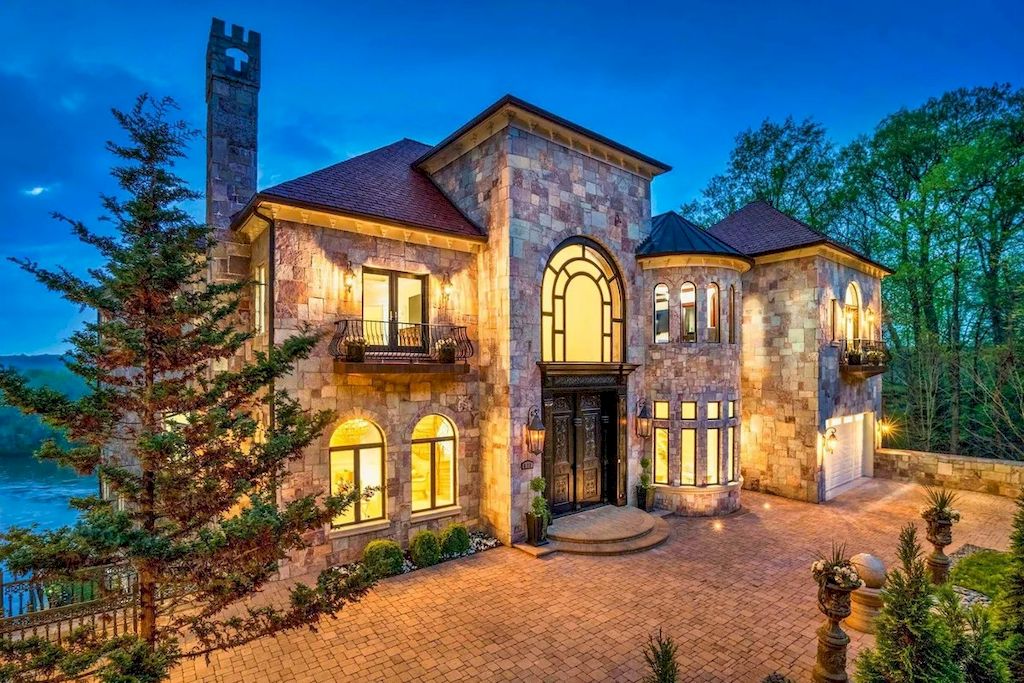 The Home in Virginia is a luxurious home built under European architecture and positioned high above the banks of the Potomac River now available for sale. This home located at 612 Rivercrest Dr, McLean, Virginia; offering 05 bedrooms and 11 bathrooms with 16,000 square feet of living spaces. 