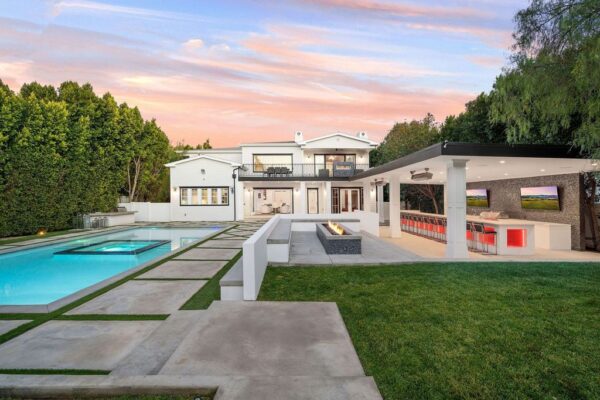 $12,495,000 Unbelievable Encino Home Located in Coveted Neighborhood