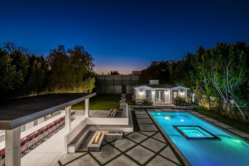 The Home in Encino is one of a kind home nestled in one of the most highly coveted neighborhoods in all of Encino now available for sale. This house located at 17528 Jayden Ln, Encino, California