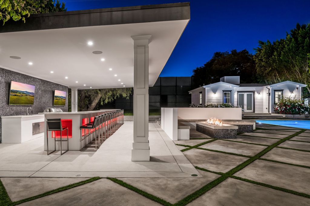 The Home in Encino is one of a kind home nestled in one of the most highly coveted neighborhoods in all of Encino now available for sale. This house located at 17528 Jayden Ln, Encino, California