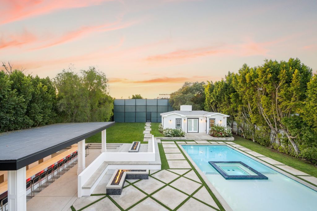 The Home in Encino is one of a kind home nestled in one of the most highly coveted neighborhoods in all of Encino now available for sale. This house located at 17528 Jayden Ln, Encino, California