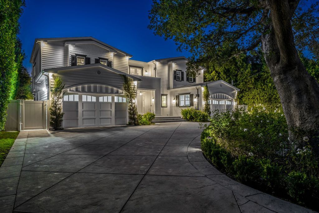 The Home in Encino is one of a kind home nestled in one of the most highly coveted neighborhoods in all of Encino now available for sale. This house located at 17528 Jayden Ln, Encino, California