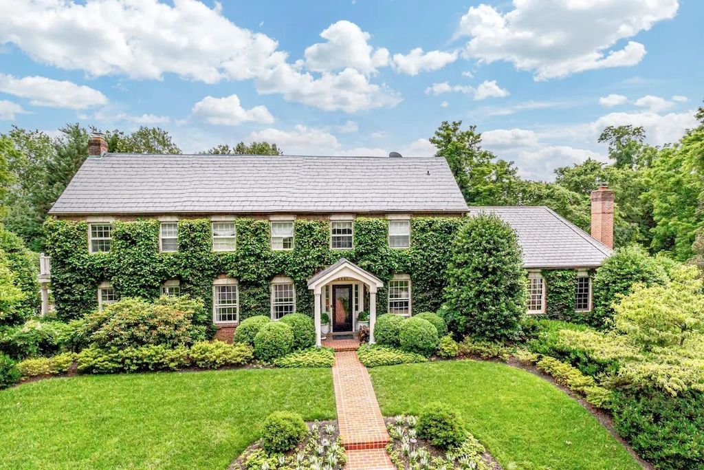 This-3195000-Exclusive-Country-Home-Features-Classic-and-Timeless-Setting-in-Virginia-39