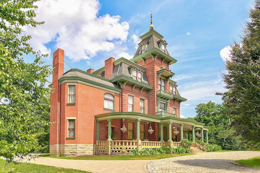 The Home in Pennsylvania is a luxurious home featuring perfect combination of original elegance and modern amenities now available for sale. This home located at 5501 Elgin St, Pittsburgh, Pennsylvania; offering 08 bedrooms and 05 bathrooms with 9,286 square feet of living spaces.