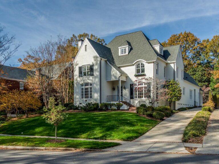 This $3,295,000 Wonderful Home Features All Luxury Amenities in North Carolina