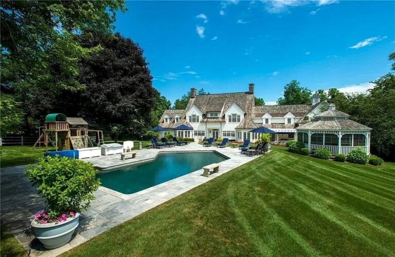 This $3,299,000 Charming Green Farm Home in Connecticut Possesses Timeless and Gracious Interior