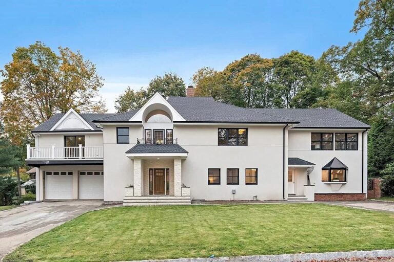 This $3,499,000 Fabulous Estate in Massachusetts Stuns with Jaw-dropping Layout and Build-out