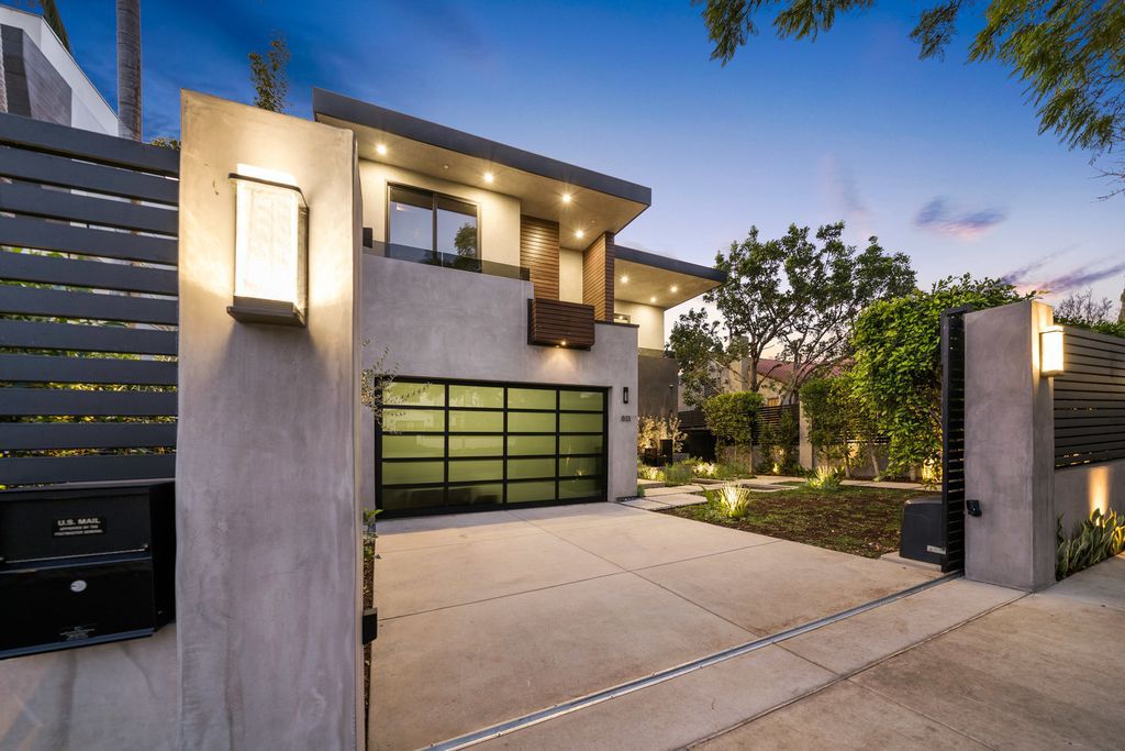 The Home in West Hollywood is an architectural gated masterpiece has entertainer’s backyard showcases heated Zero edge pool and over-sized spa now available for sale. This home located at 813 N Laurel Ave, Los Angeles, California