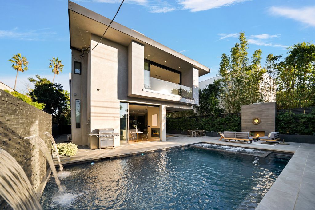 The Home in West Hollywood is an architectural gated masterpiece has entertainer’s backyard showcases heated Zero edge pool and over-sized spa now available for sale. This home located at 813 N Laurel Ave, Los Angeles, California