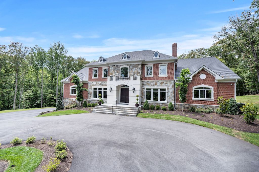 This-3990000-Stunning-Home-Provides-Generous-Entertaining-Rooms-and-Comfortable-Living-Spaces-in-Virginia-36-1