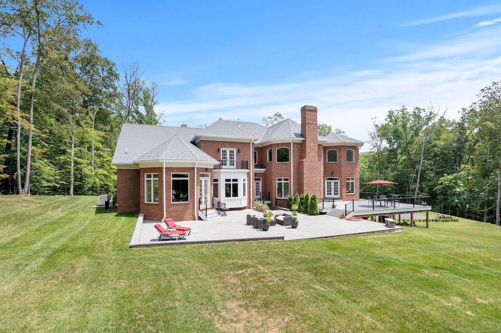 This-3990000-Stunning-Home-Provides-Generous-Entertaining-Rooms-and-Comfortable-Living-Spaces-in-Virginia-38-1