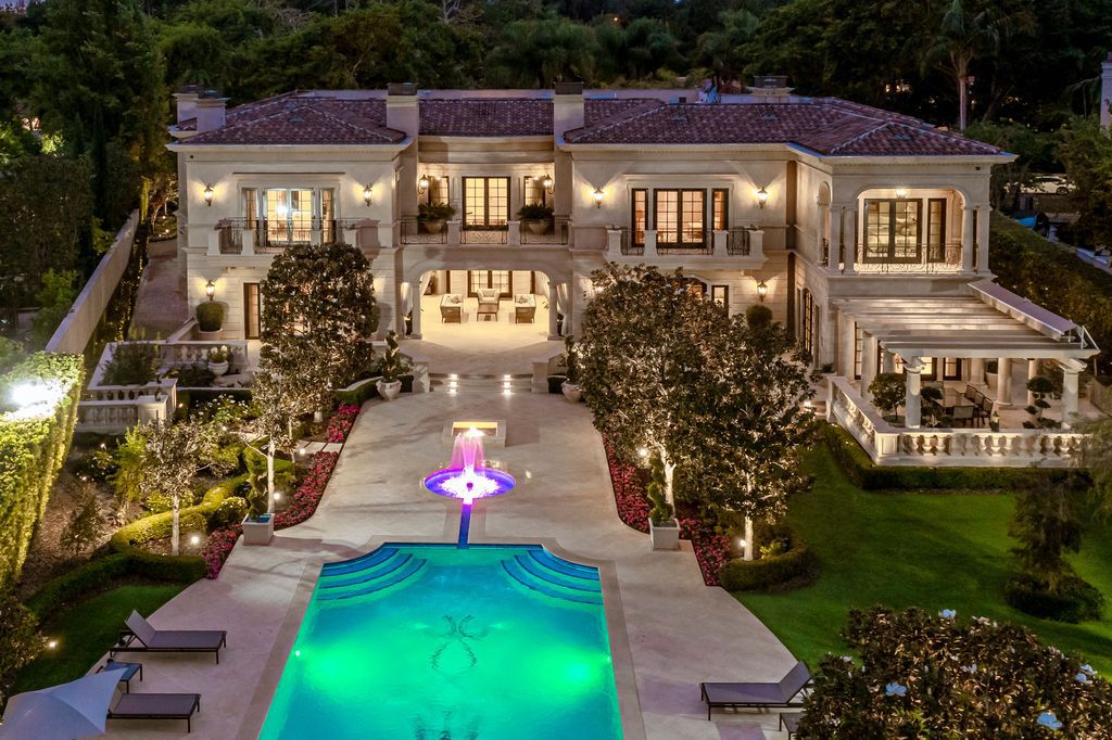 The Mansion in Beverly Hills is a palatial Italian manor with perfect blend of elegant design, flawless artistry and sumptuous comfort now available for sale. This home located at 1006 N Roxbury Dr, Beverly Hills, California