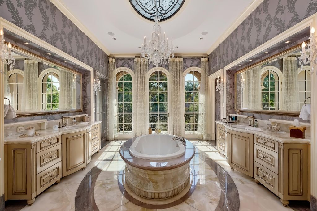 The Mansion in Beverly Hills is a palatial Italian manor with perfect blend of elegant design, flawless artistry and sumptuous comfort now available for sale. This home located at 1006 N Roxbury Dr, Beverly Hills, California