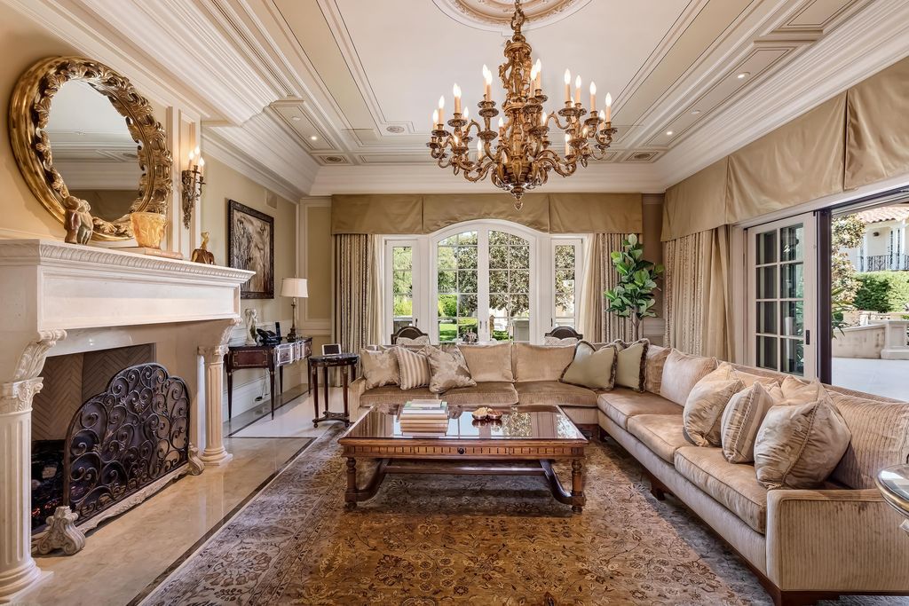 The Mansion in Beverly Hills is a palatial Italian manor with perfect blend of elegant design, flawless artistry and sumptuous comfort now available for sale. This home located at 1006 N Roxbury Dr, Beverly Hills, California