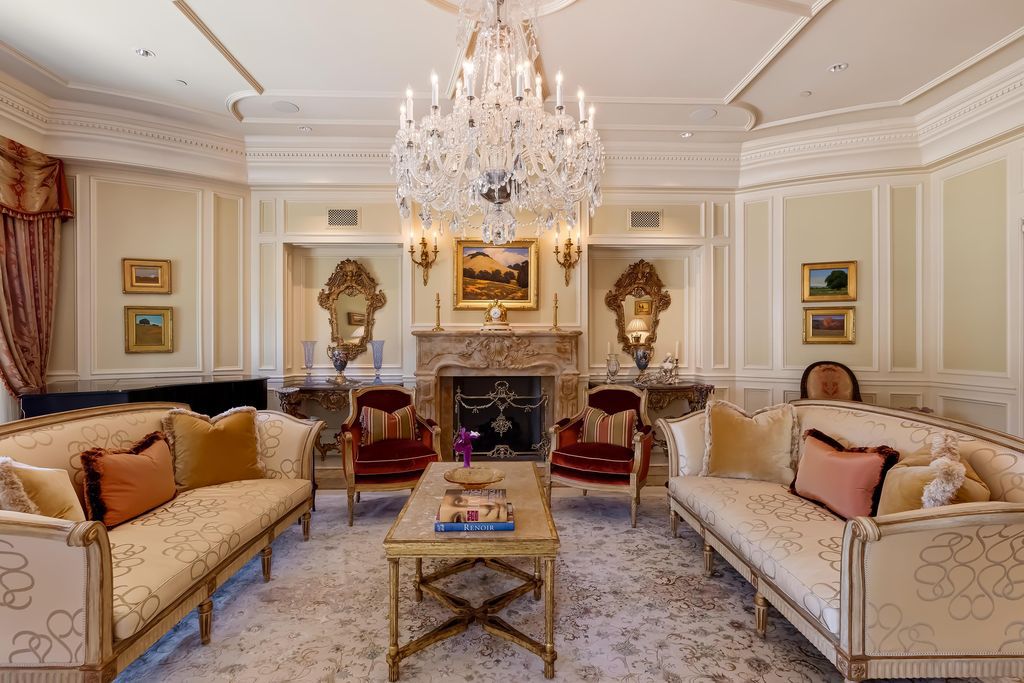 This-45000000-Palatial-Italian-Mansion-in-Beverly-Hills-is-a-Perfect-Blend-of-Elegant-Design-and-Sumptuous-Comfort-34