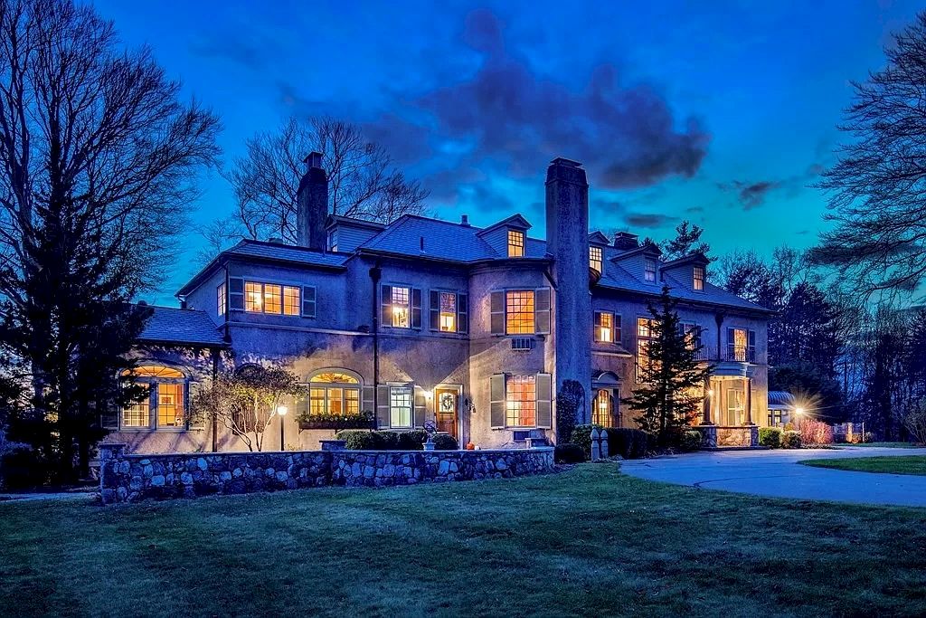 This-4650000-Hilltop-Estate-Renovated-with-All-Modern-Amenities-in-Massachusetts-2